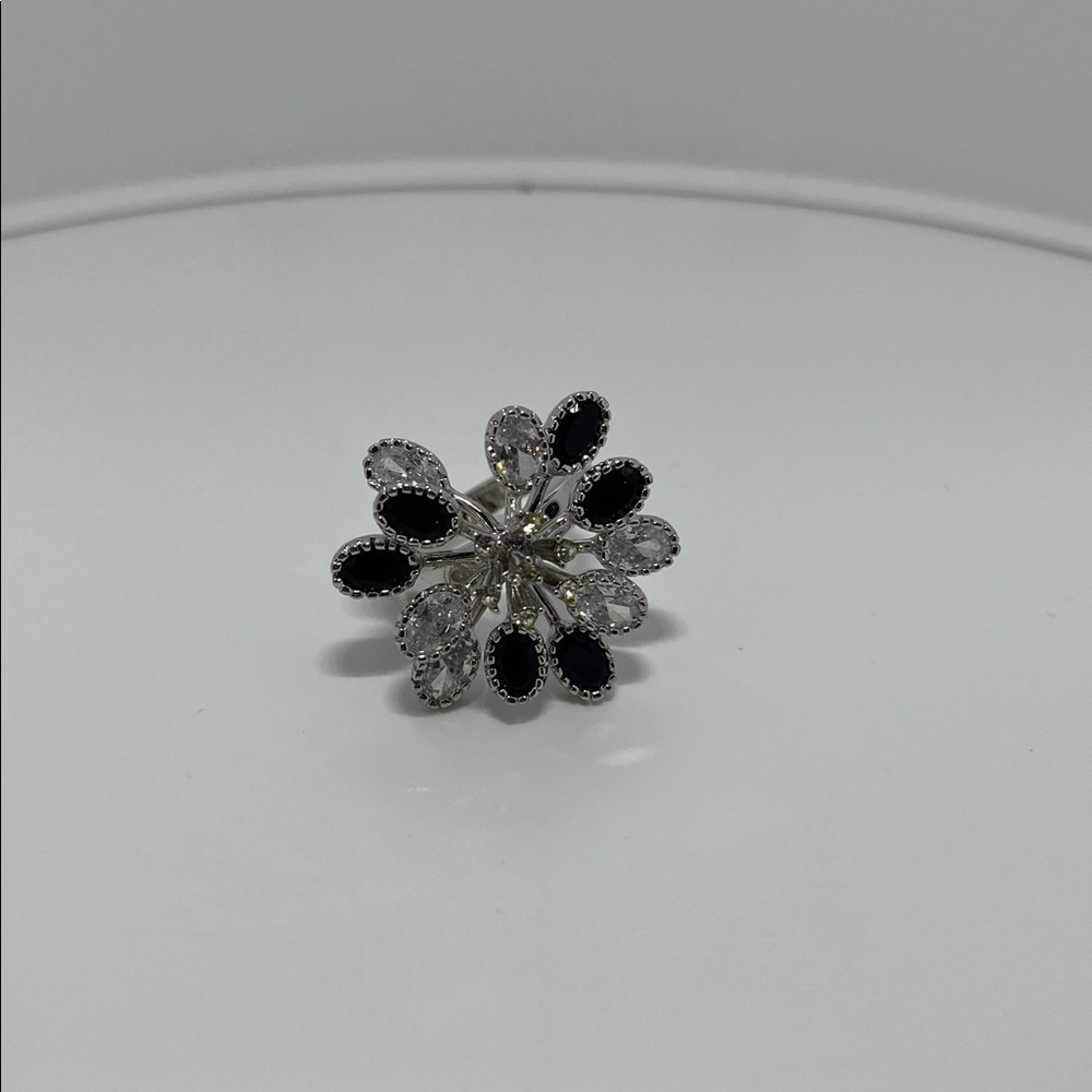Tivoli White Black Rhinestone Silver Tone Fashion Flower Statement Ring